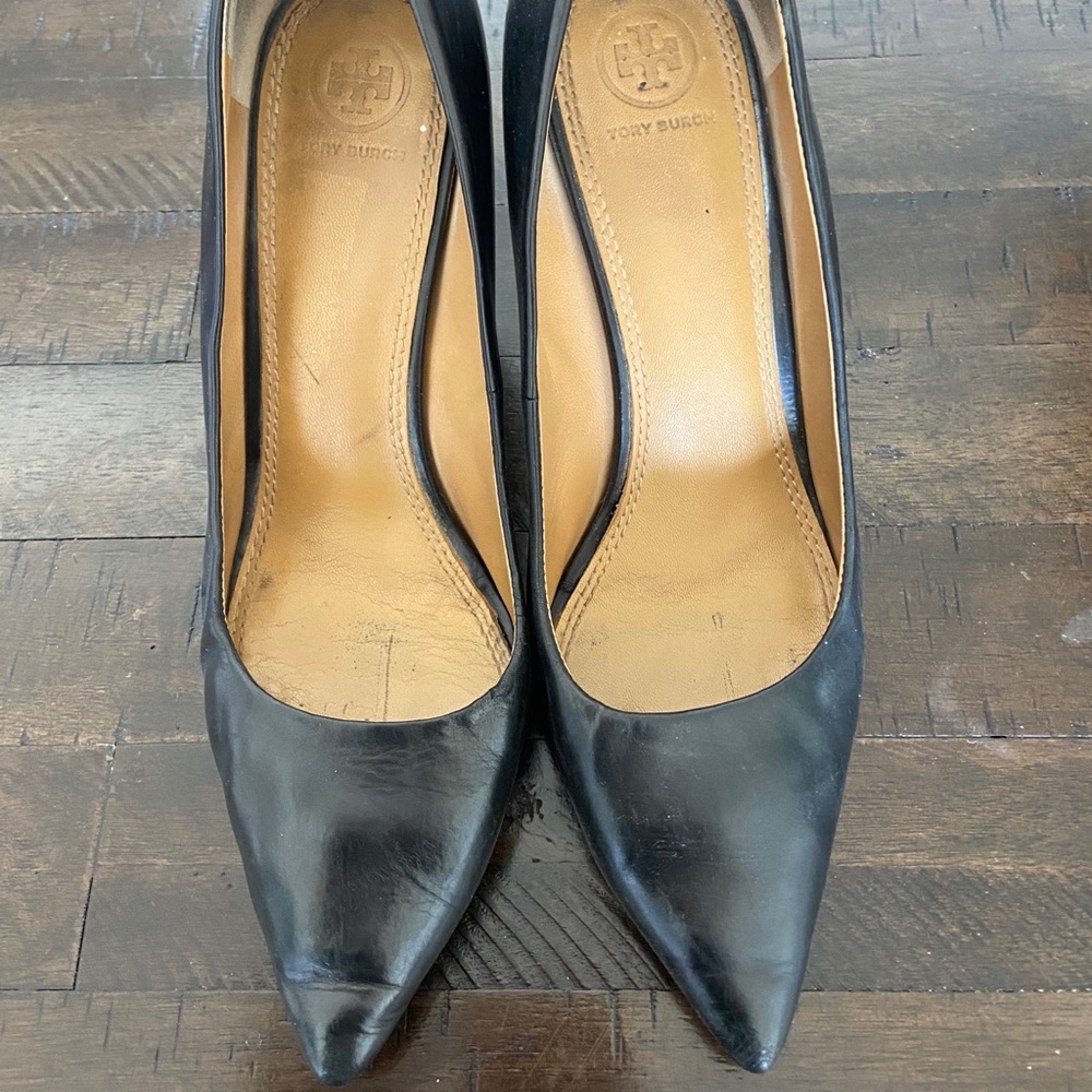 Tory Burch Black Leather Pumps